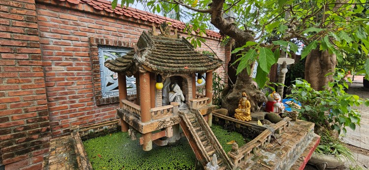 Travels in Da Nang: Temples and&nbsp;Cathedrals