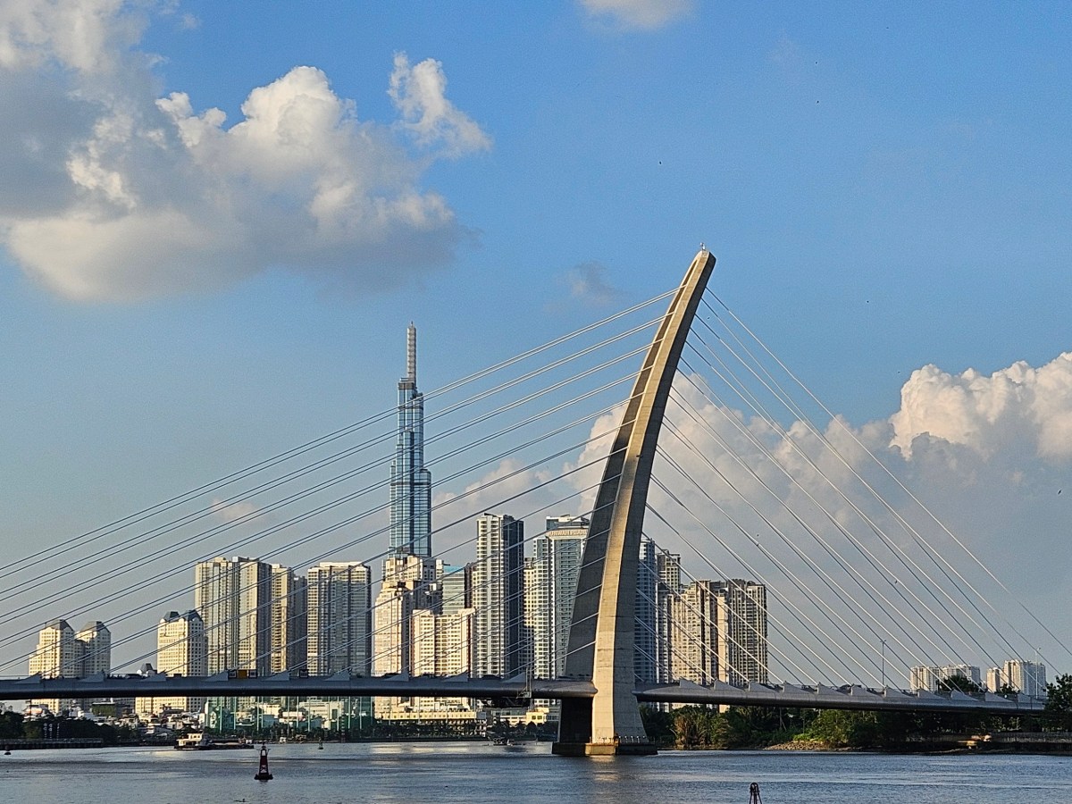 Travels in Saigon: Park Walks, Spectacular Views, and&nbsp;Lampposts